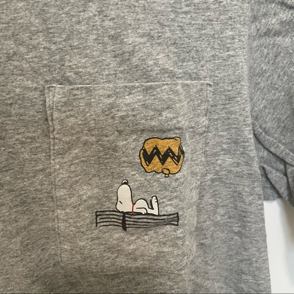Uniqlo x Peanuts Cropped Tee - Picture 2 of 5